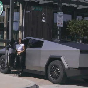 Tesla Cybertruck (2024)