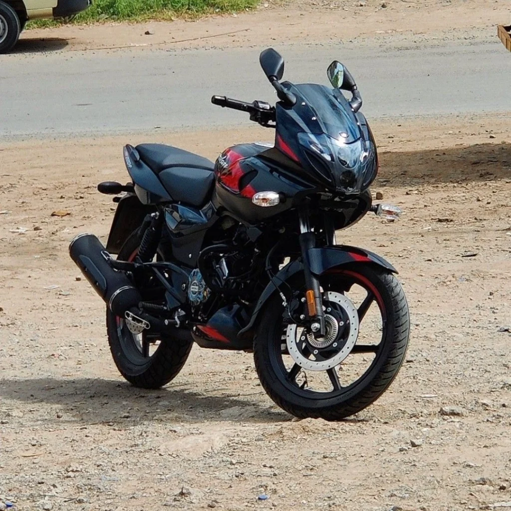 Bajaj Pulsar 220F